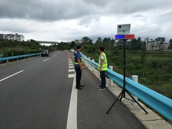 深圳高速公路钢护栏