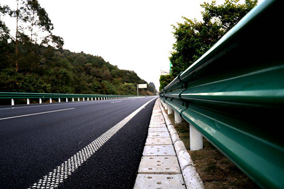 深圳高速公路护栏的常用类型