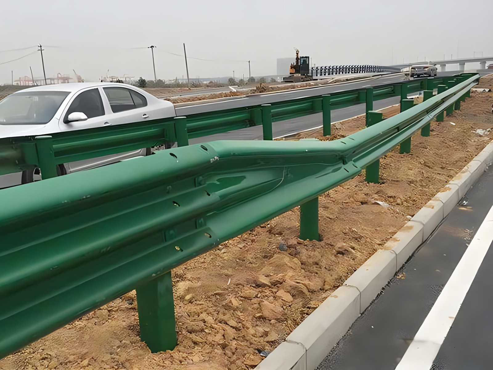深圳高速波形护栏板日常维护方案确保道路安全新举措